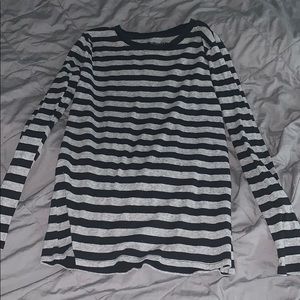 black and grey stripe long sleeves
